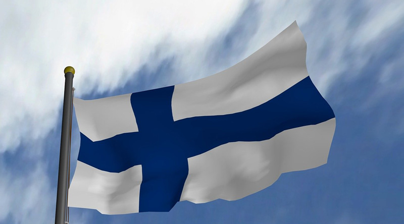 Finska flaggan hissad